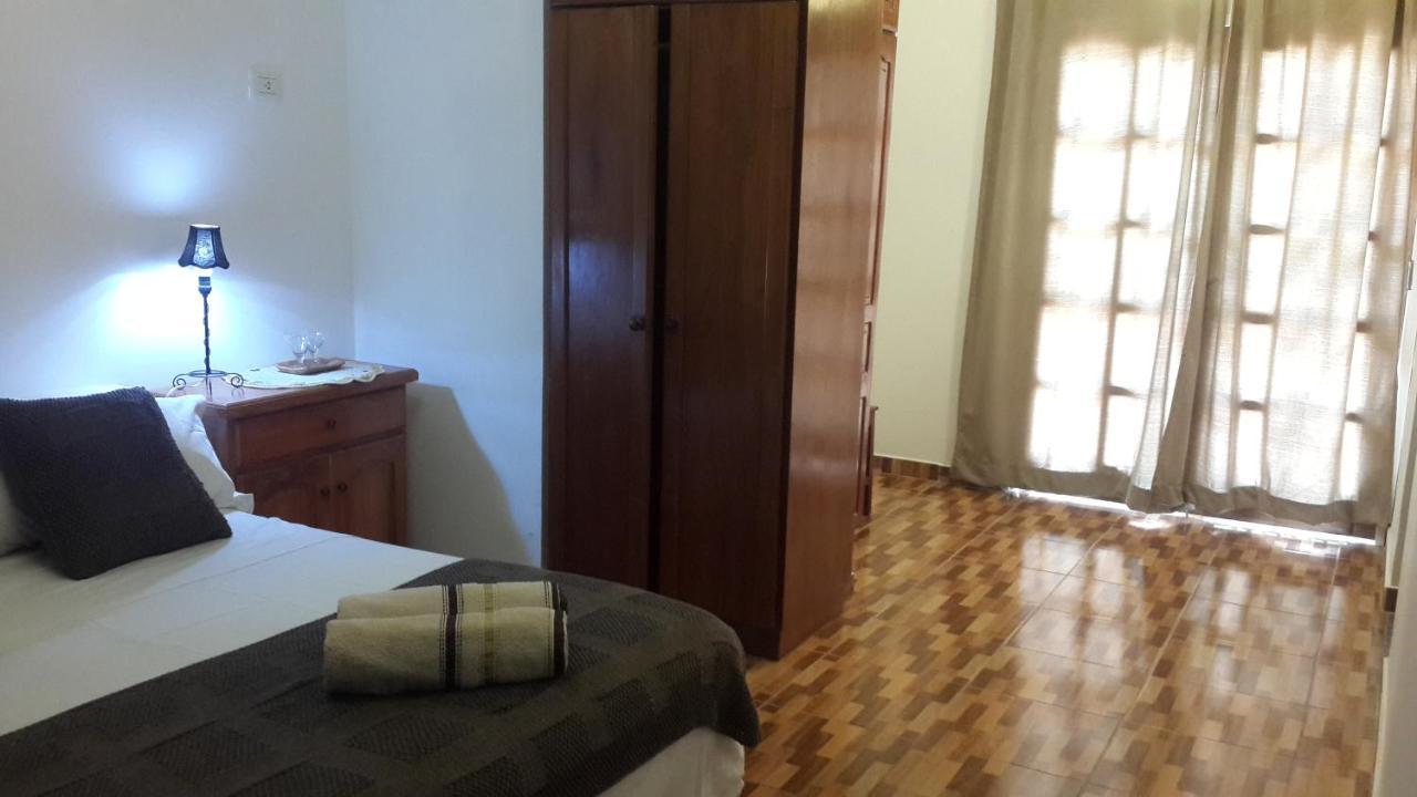 Casa Folks - Bed And Breakfast ปูแอร์โตอีกวาซู ภายนอก รูปภาพ
